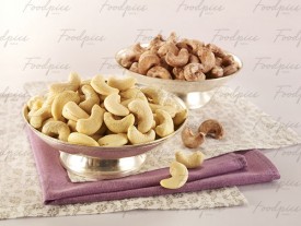 Cashew Cashews with and without skin image preview