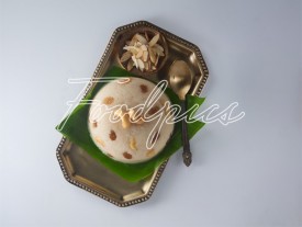 Sheera Sweet semolina pudding with almond slivers image preview